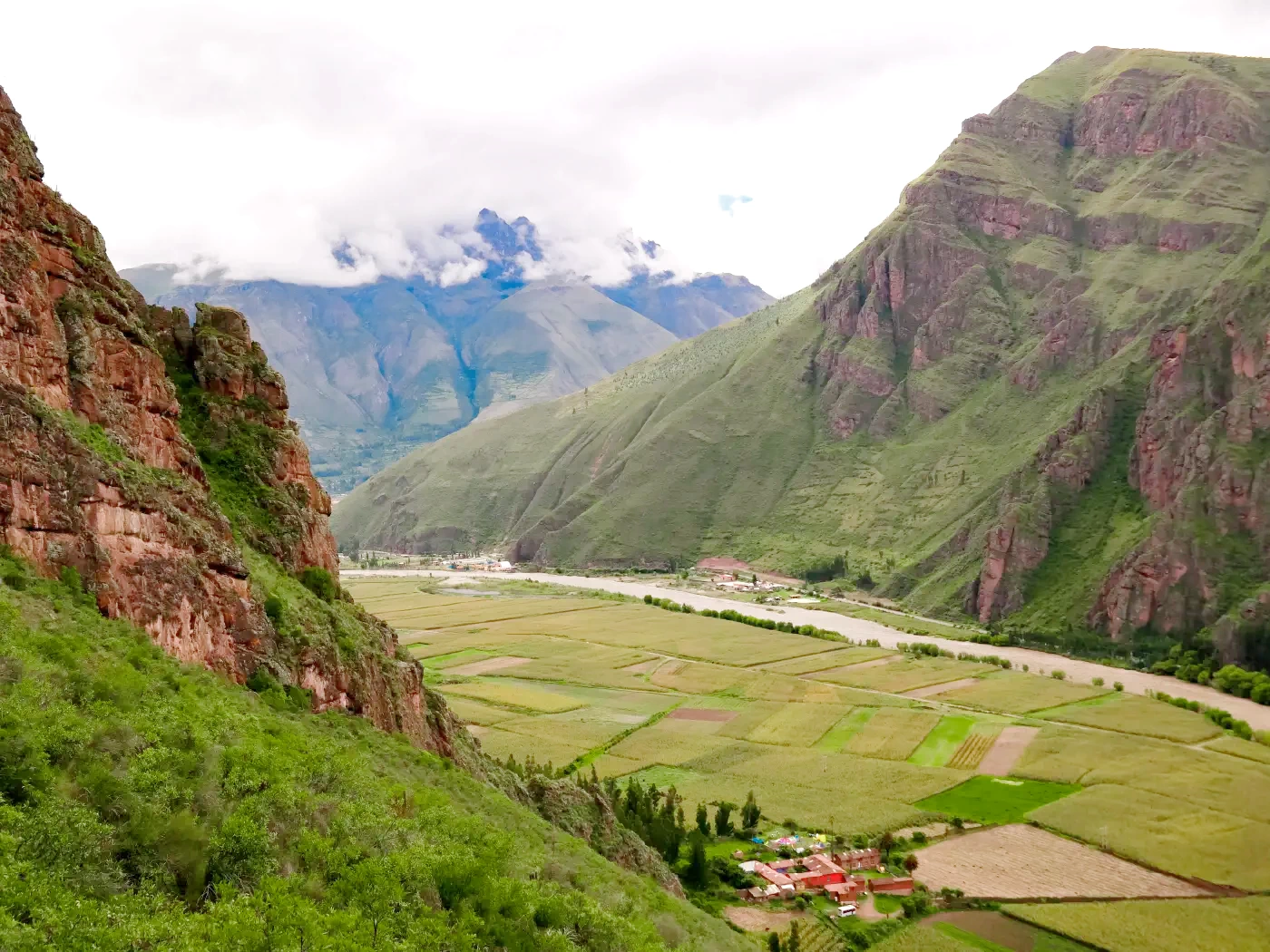Sacre Valley Tour By Huchuy Qosqo trek