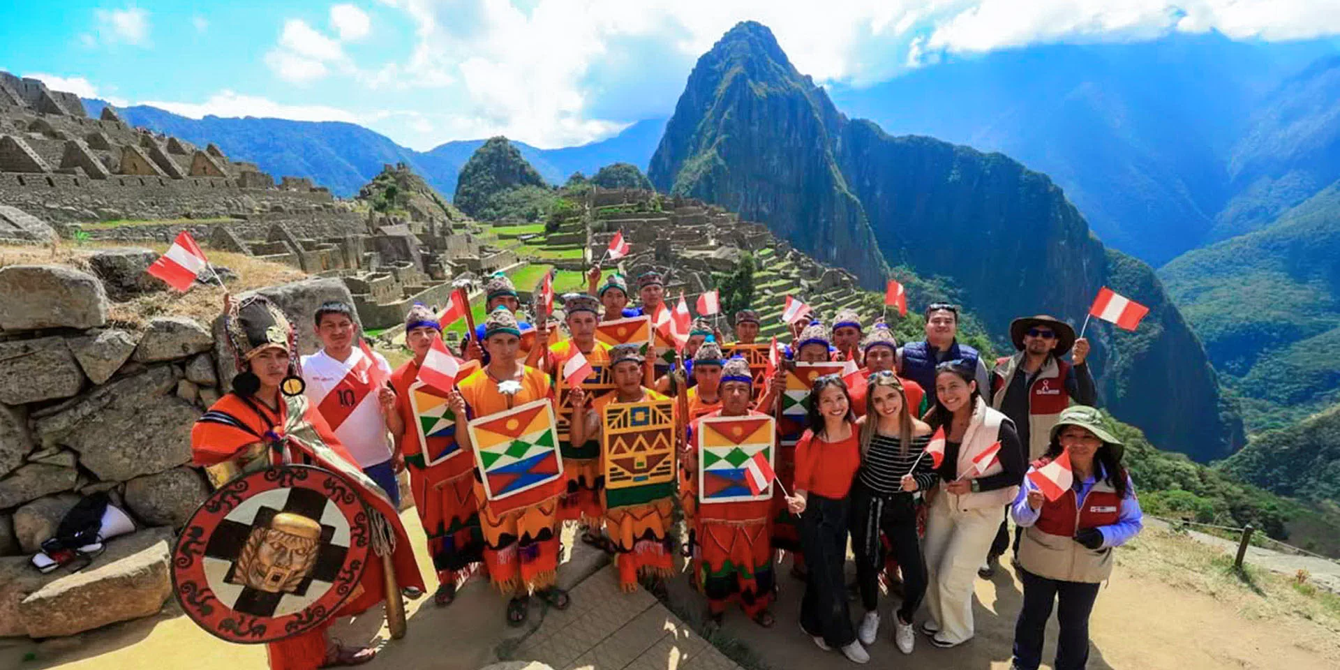 Peru Independency day Machu Picchu | Xtreme Tourbulencia Peru Independency day Machu Picchu | Xtreme Tourbulencia