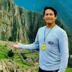 Hector Cconochuillca Tour Guide - Xtreme Tourbulencia