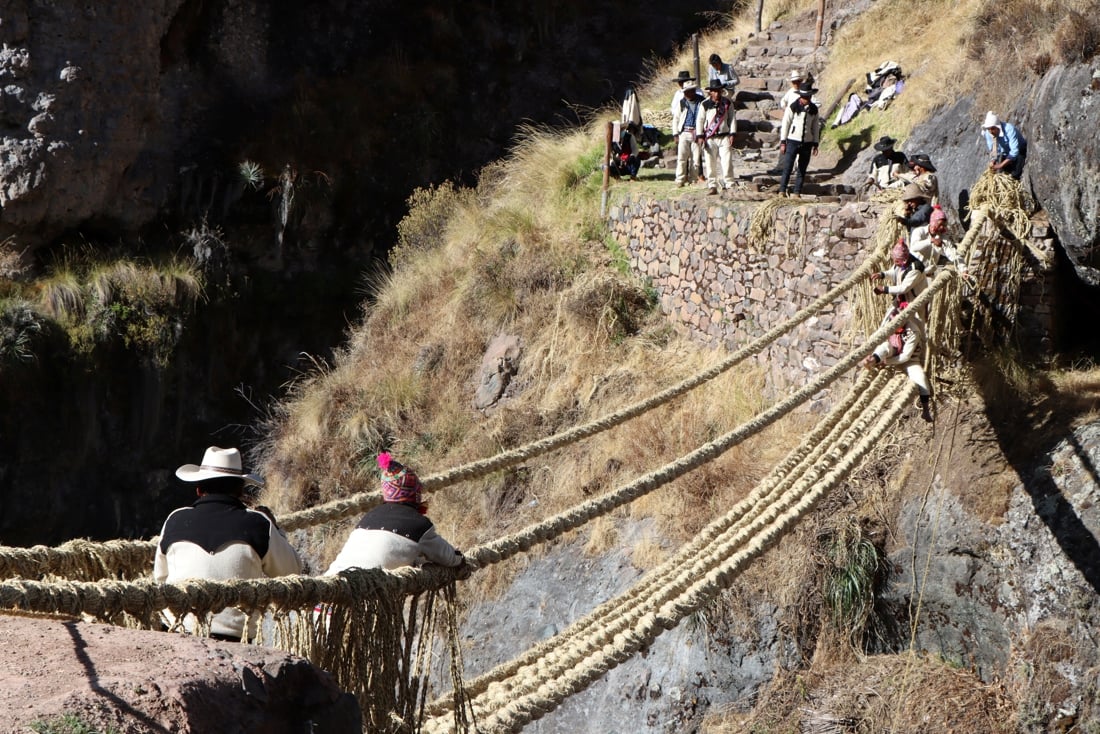Reconstruction of the "Q'eswachaka" bridge